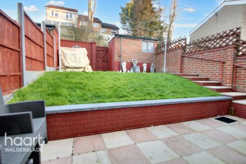 3 bedroom terraced house for sale, Churchill Avenue, Chatham