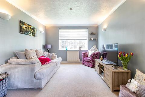 1 bedroom flat for sale, Canon Court, Basildon SS13