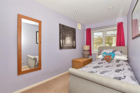 4 bedroom end of terrace house for sale, Netley Close, Vinters Park, Maidstone, Kent