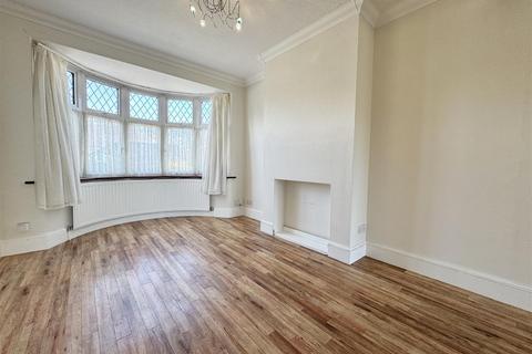 4 bedroom house to rent, Cheyne Avenue, Twickenham TW2