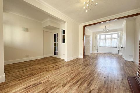 4 bedroom house to rent, Cheyne Avenue, Twickenham TW2