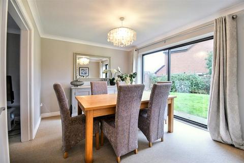 4 bedroom detached house for sale, Strachey Avenue, Leamington Spa