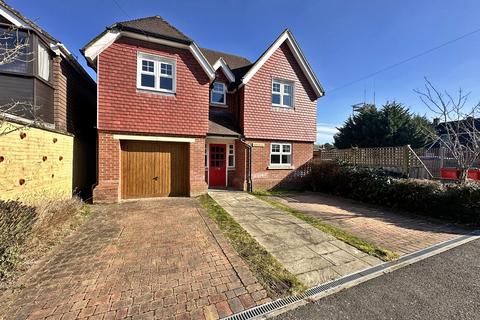 Noel Close, Brockenhurst, Hampshire, SO42