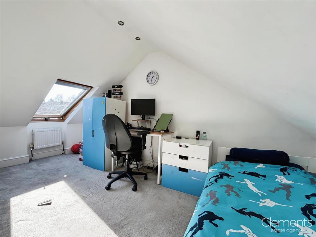 4ef42288-Bedroom 20 Three.jpg