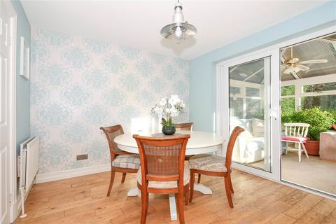16 Oakleigh View, Baildon, Shipley, BD17 5TP