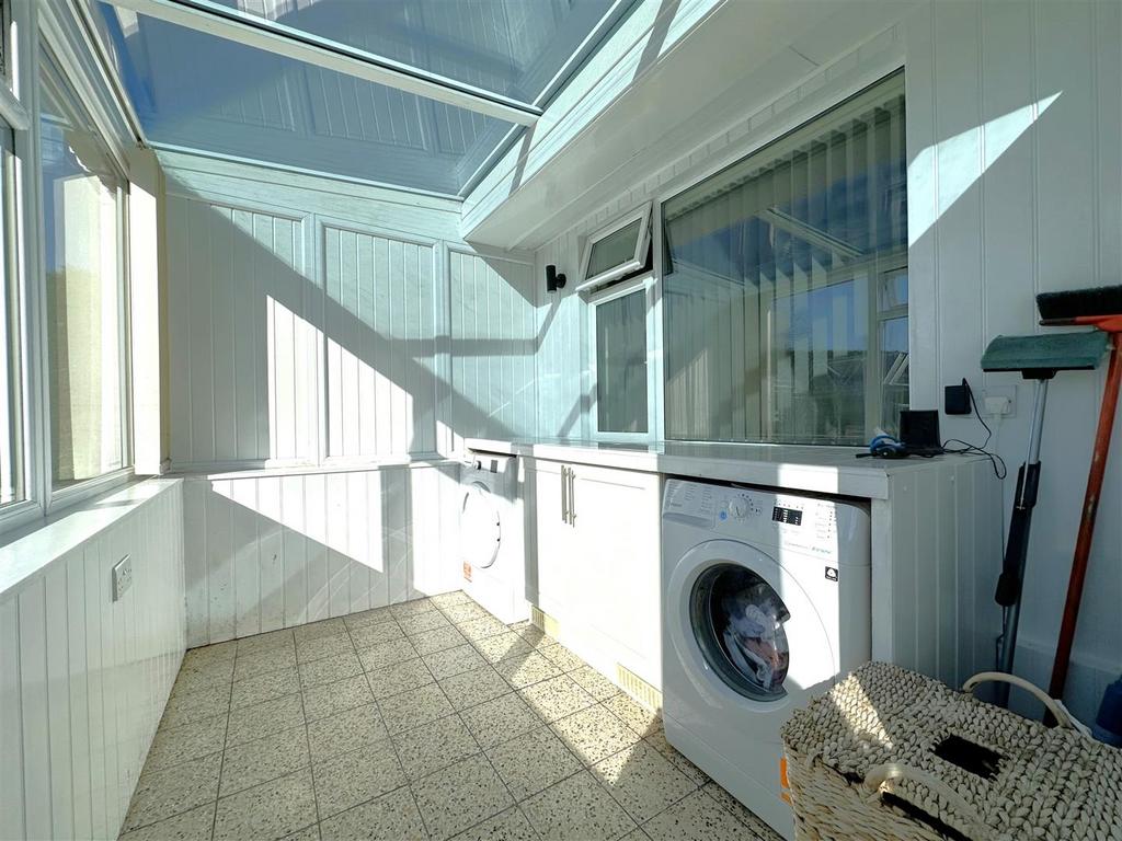 Utility Area 640