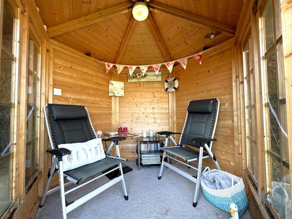 Summer House Internal 560