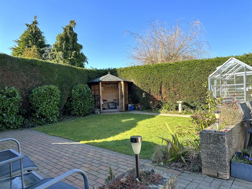 Lovely Rear Garden 569