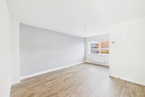 16 Airedale Drive, Brough, HU15 1US