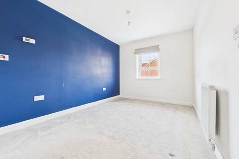 16 Airedale Drive, Brough, HU15 1US
