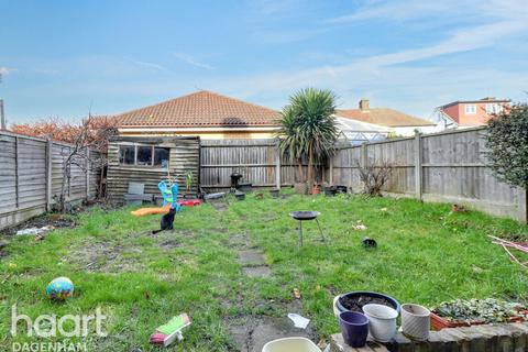 3 bedroom terraced house for sale, Longbridge Road, DAGENHAM