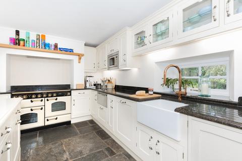 4 bedroom detached house for sale, High Street, North Wootton