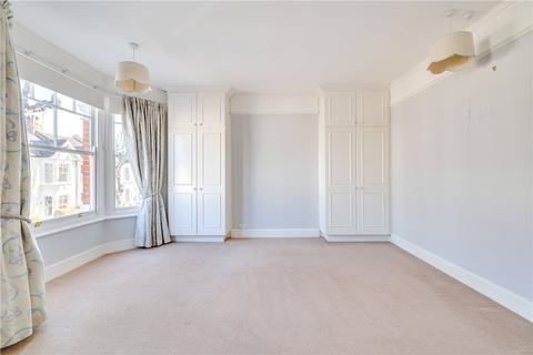 4 bedroom terraced house to rent, Pulborough Road, London, SW18