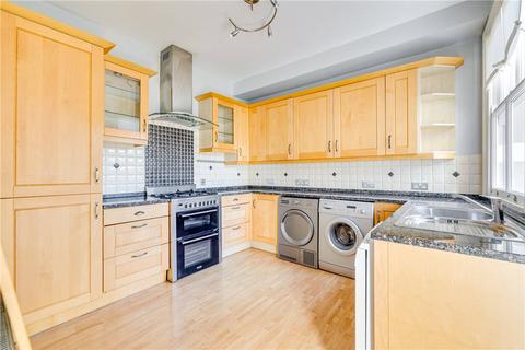 4 bedroom terraced house to rent, Pulborough Road, London, SW18