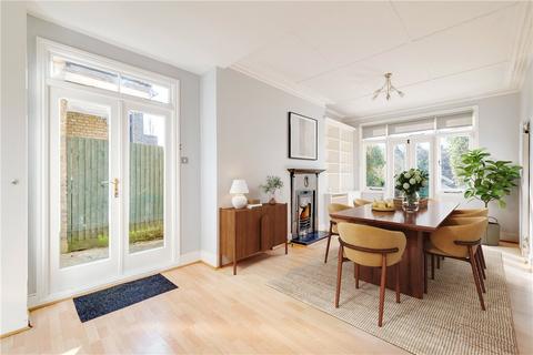 4 bedroom terraced house to rent, Pulborough Road, London, SW18