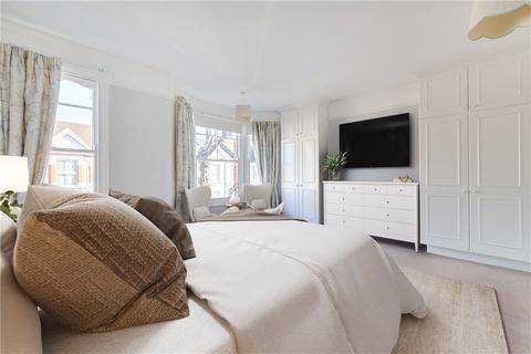 4 bedroom terraced house to rent, Pulborough Road, London, SW18