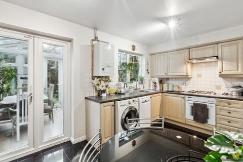 4 Old School Road, Uxbridge, UB8 3WE