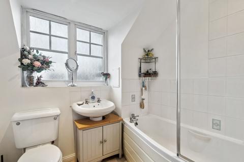 4 Old School Road, Uxbridge, UB8 3WE