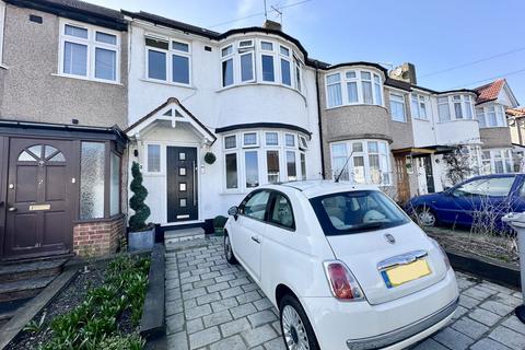 4 bedroom terraced house for sale, Summit Close, London NW9