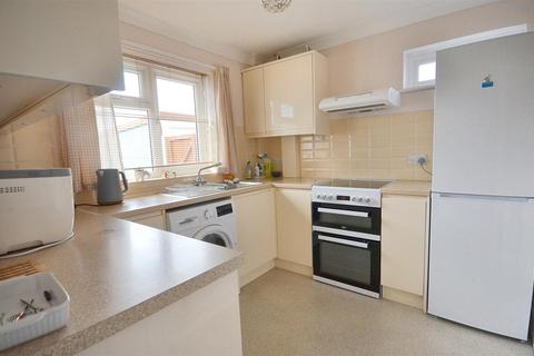 2 bedroom semi-detached bungalow for sale, Roseberry Gardens, Gillingham