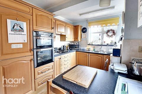 3 bedroom semi-detached house for sale, Silecroft Road, Luton