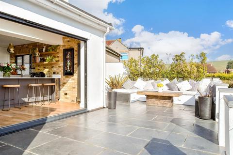 4 bedroom detached bungalow for sale, Frimley Close, Woodingdean, Brighton, East Sussex