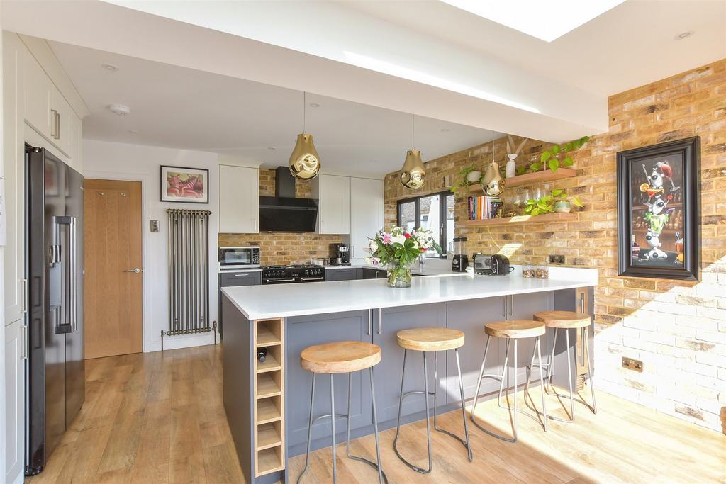Kitchen/ Breakfast Room