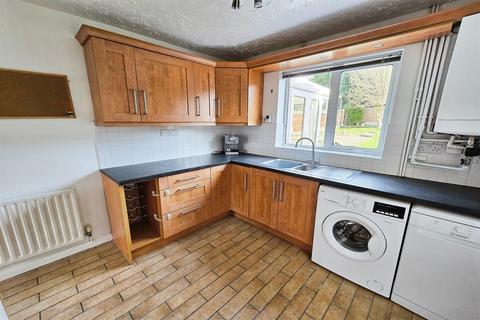 3 bedroom semi-detached house for sale, Whitemoss Close, NG8 2PJ