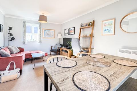 45 Dickinsons Fields, Bristol, BS3 5BG