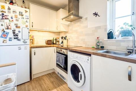45 Dickinsons Fields, Bristol, BS3 5BG