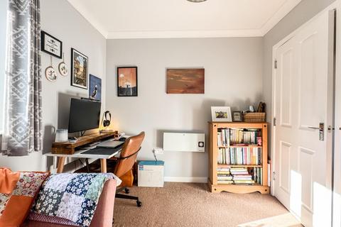 45 Dickinsons Fields, Bristol, BS3 5BG