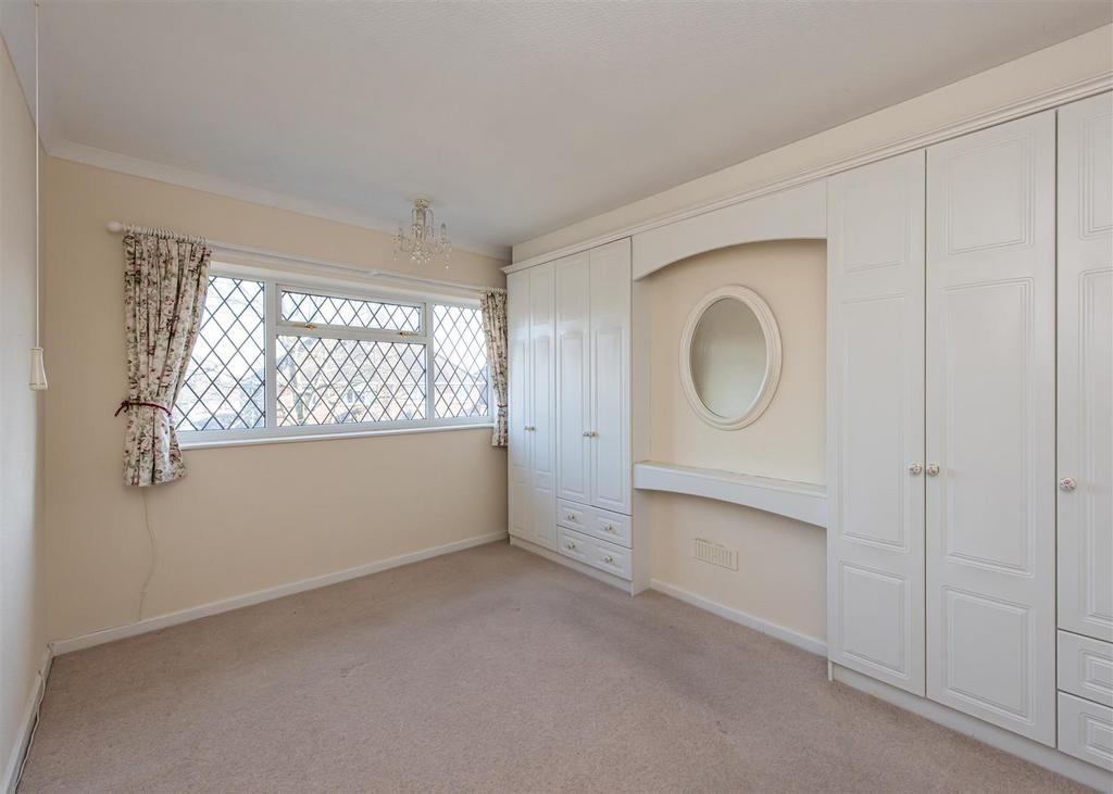 20 Brenton Road-bed2.jpg