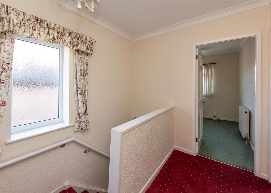 20 Brenton Road-landing.jpg