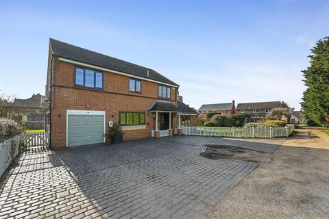 4 bedroom detached house for sale, Meadow Bank, Hatfield Peverel, Chelmsford