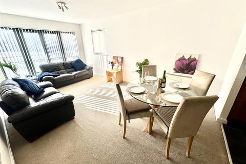 2 bedroom apartment for sale, St. Catherines Court, Marina Swansea