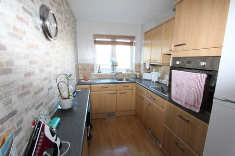 2 bedroom flat for sale, Hart Road, Thundersley