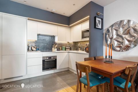 2 bedroom flat for sale, Andre Street, London, E8