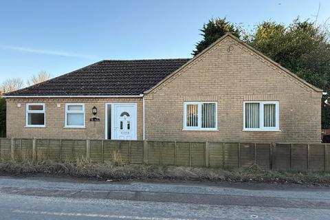 2 bedroom bungalow to rent, Walnut Road, Walpole St. Peter, Wisbech