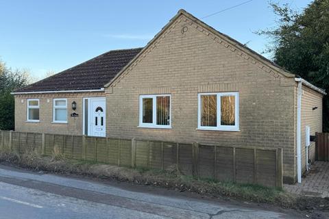 2 bedroom bungalow to rent, Walnut Road, Walpole St. Peter, Wisbech