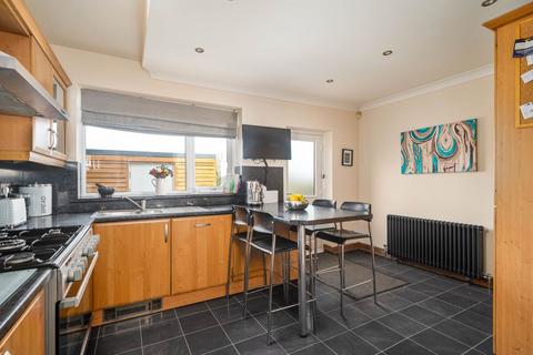 6 Driftholme Road, Drighlington, Bradford, BD11 1LR