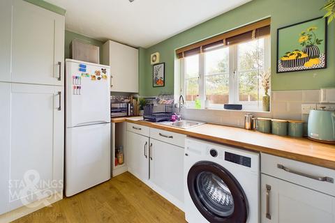 2 bedroom semi-detached house for sale, Poplar Close, Long Stratton, Norwich