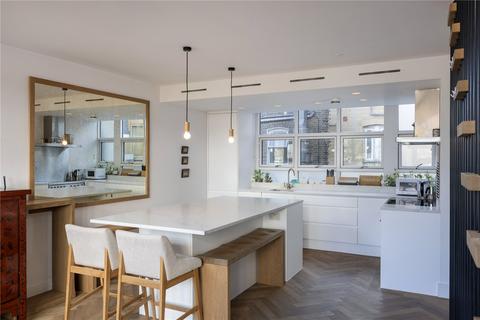 2 bedroom apartment for sale, Prince Albert Mews, London, SW11