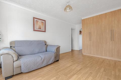 1 bedroom apartment for sale, Laleham Road, Staines-upon-Thames, TW18