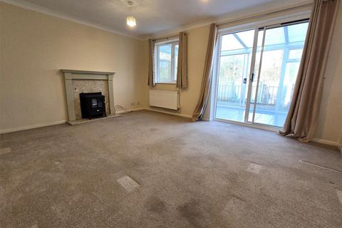 3 bedroom end of terrace house for sale, Collen Close, Chippenham