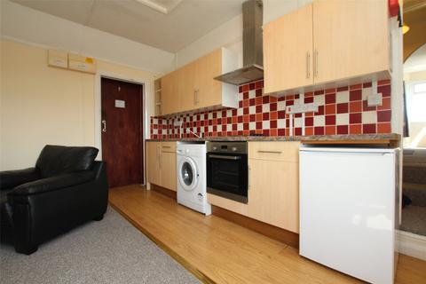 1 bedroom apartment to rent, Hythe Road, Swindon, Wiltshire, SN1