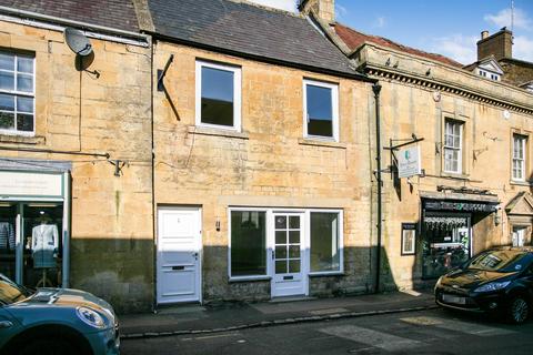 2 bedroom flat to rent, Oxford Street, Moreton-in-Marsh, Gloucestershire. GL56 0LA