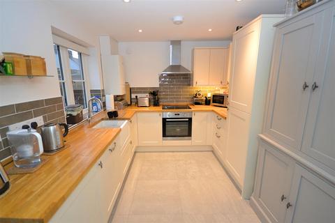 3 bedroom end of terrace house for sale, Colliton Street, Dorchester