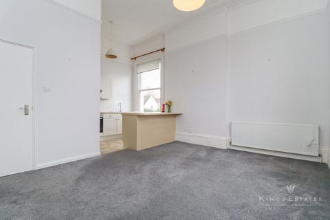 1 bedroom flat to rent, Park Road, Southborough, TN4