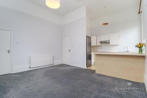 1 bedroom flat to rent, Park Road, Southborough, TN4