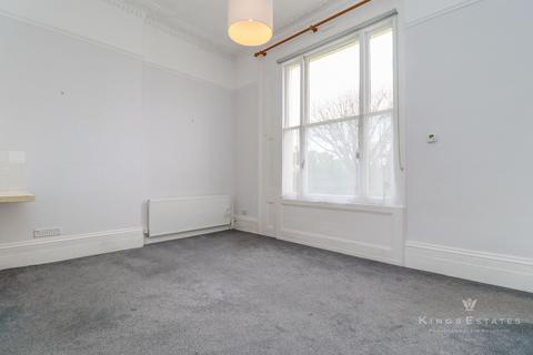 1 bedroom flat to rent, Park Road, Southborough, TN4